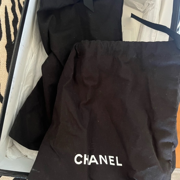 CHANEL White Black Dad Sandals Leather CC Logo Open Toe Flats Authentic - Picture 2 of 5